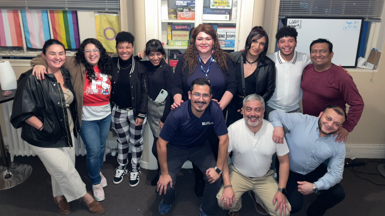 LGBT Network – Sin Pelos en la Lengua (18+) – Pintemos la Primavera